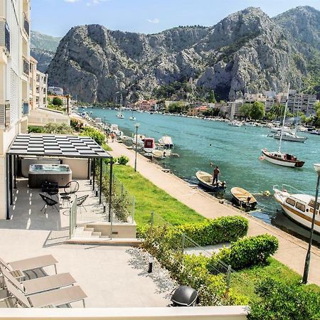 Luxury Apartment With Hot Tub 오미스 외부 사진