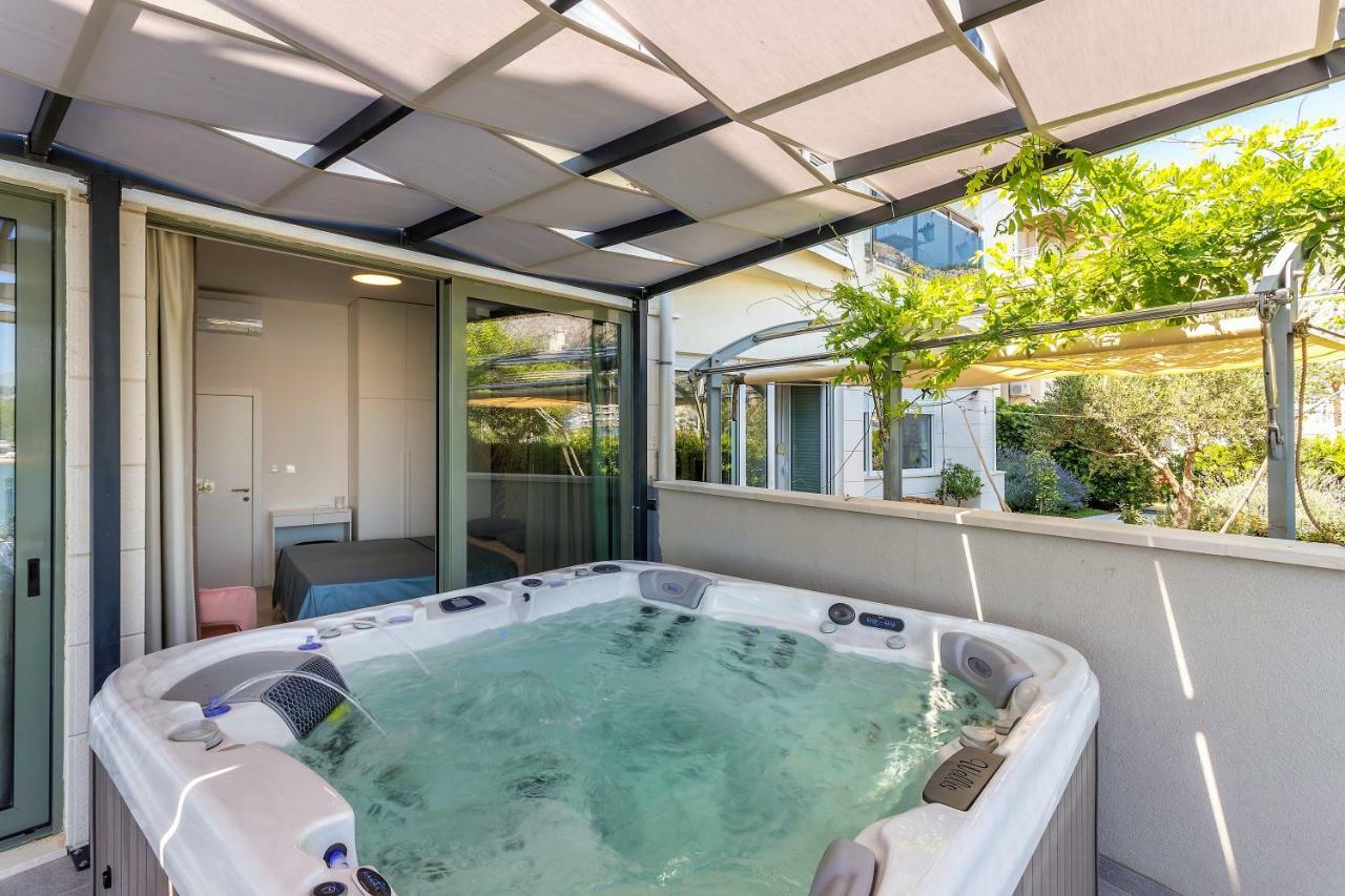 Luxury Apartment With Hot Tub 오미스 외부 사진