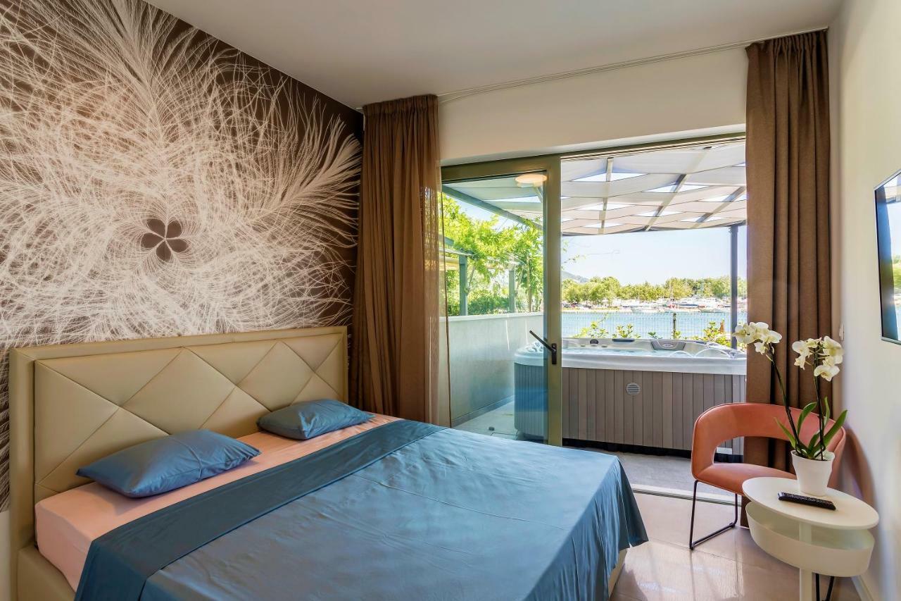 Luxury Apartment With Hot Tub 오미스 외부 사진