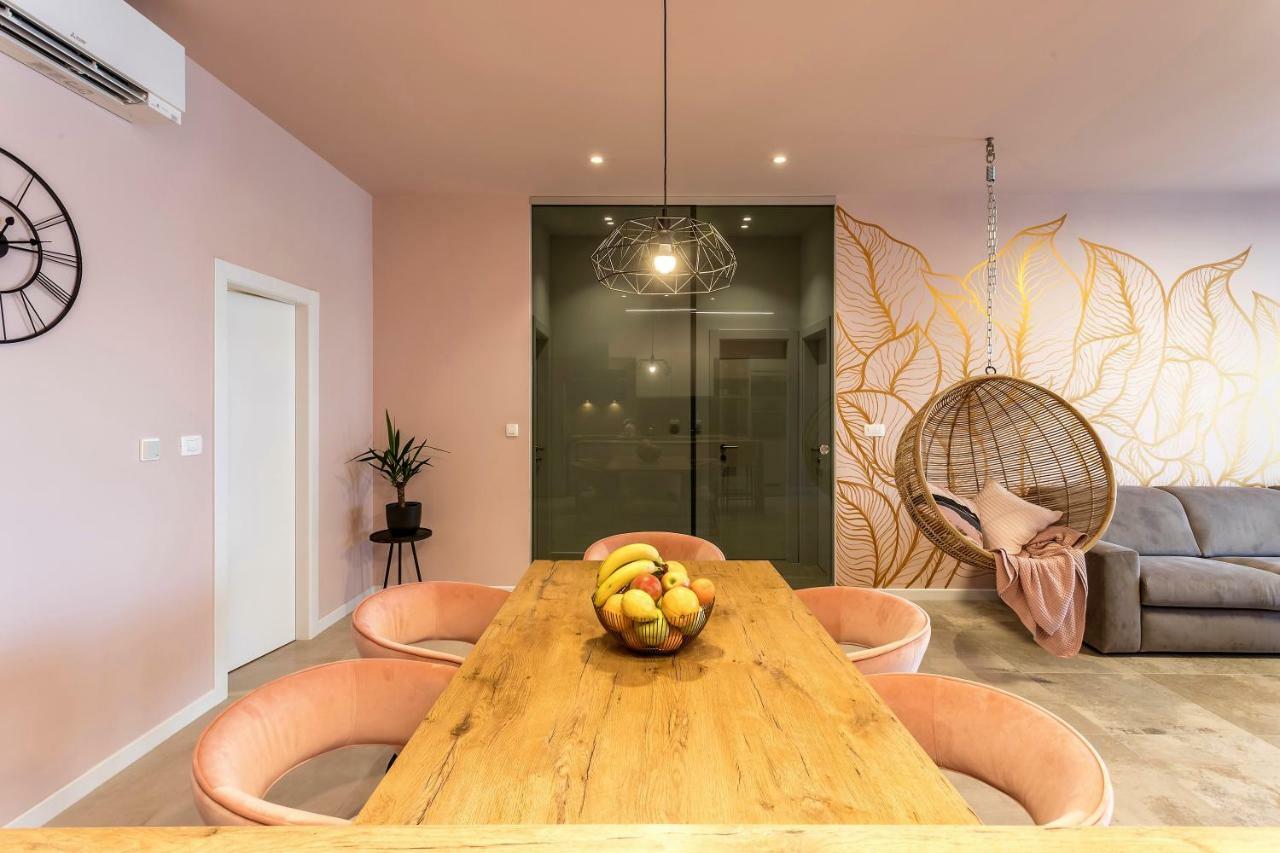 Luxury Apartment With Hot Tub 오미스 외부 사진