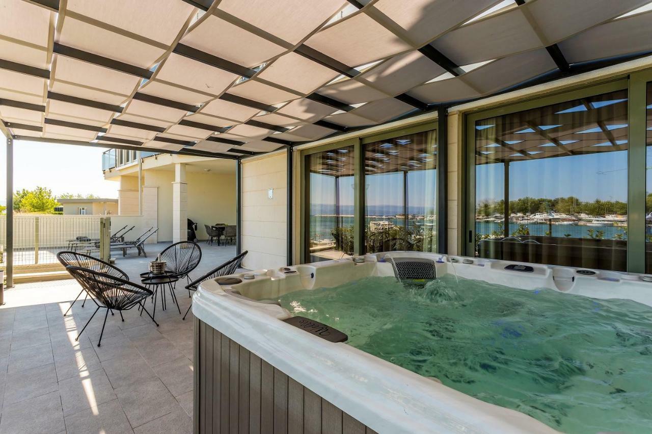 Luxury Apartment With Hot Tub 오미스 외부 사진