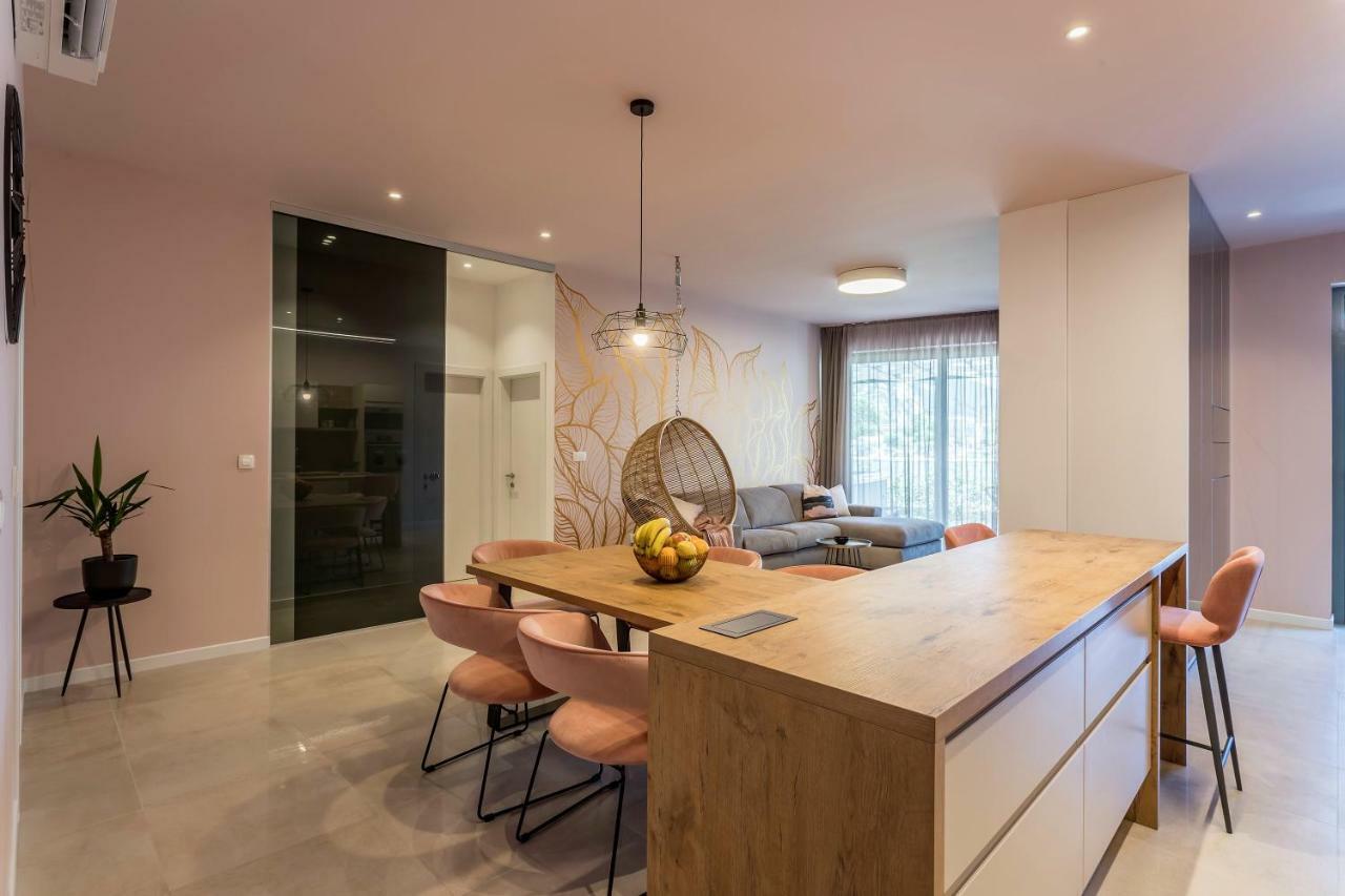 Luxury Apartment With Hot Tub 오미스 외부 사진