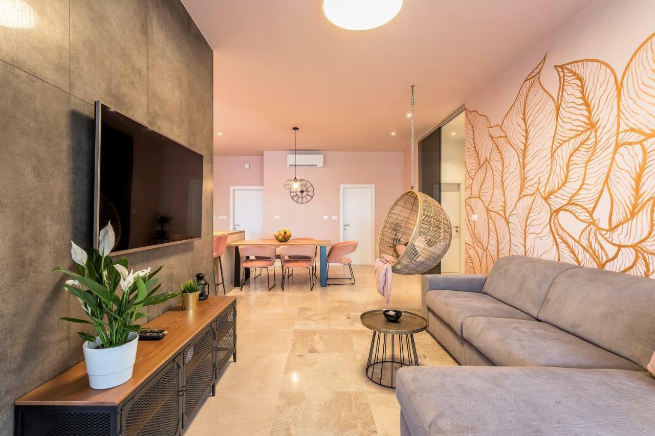 Luxury Apartment With Hot Tub 오미스 외부 사진