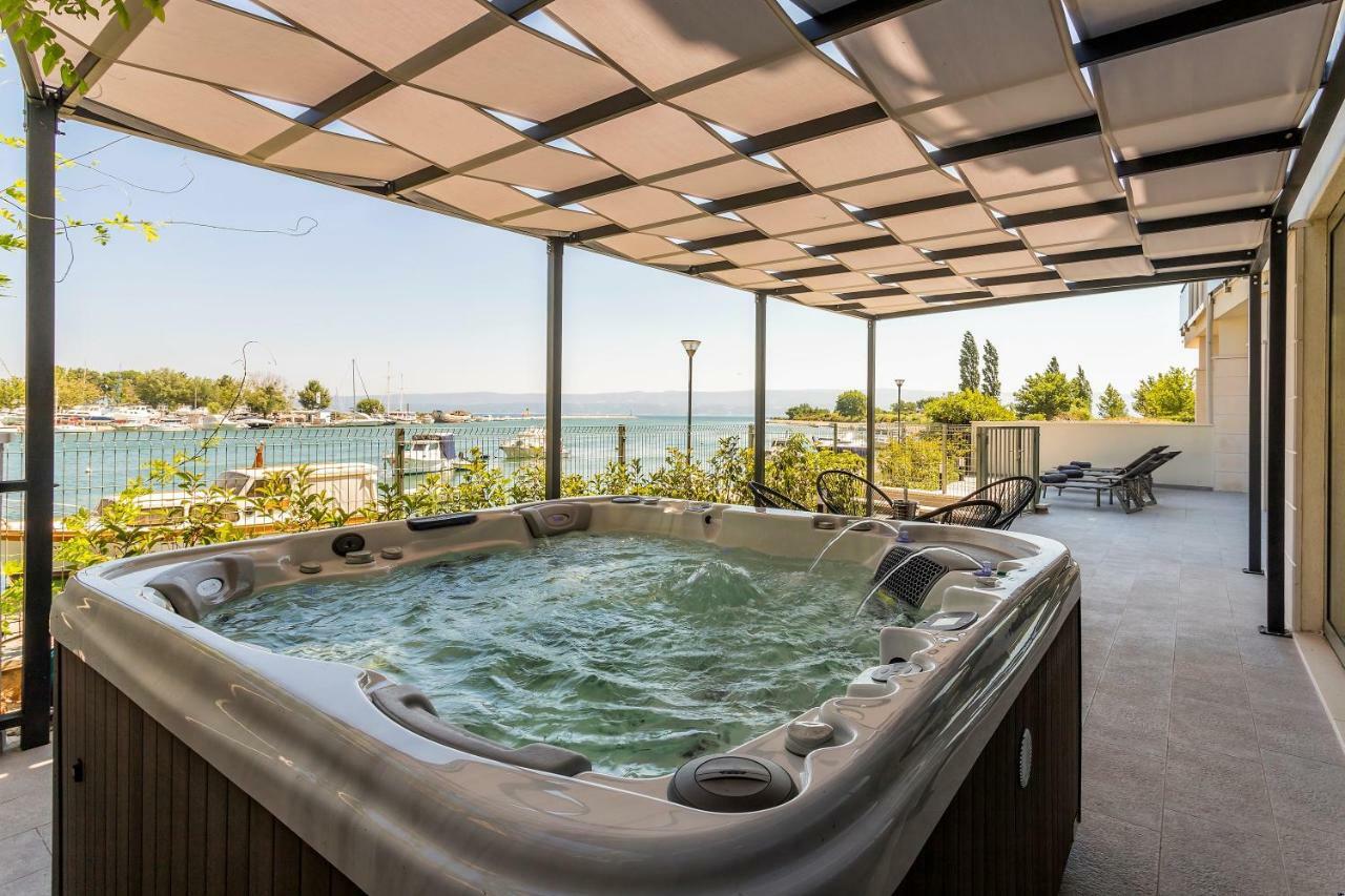 Luxury Apartment With Hot Tub 오미스 외부 사진