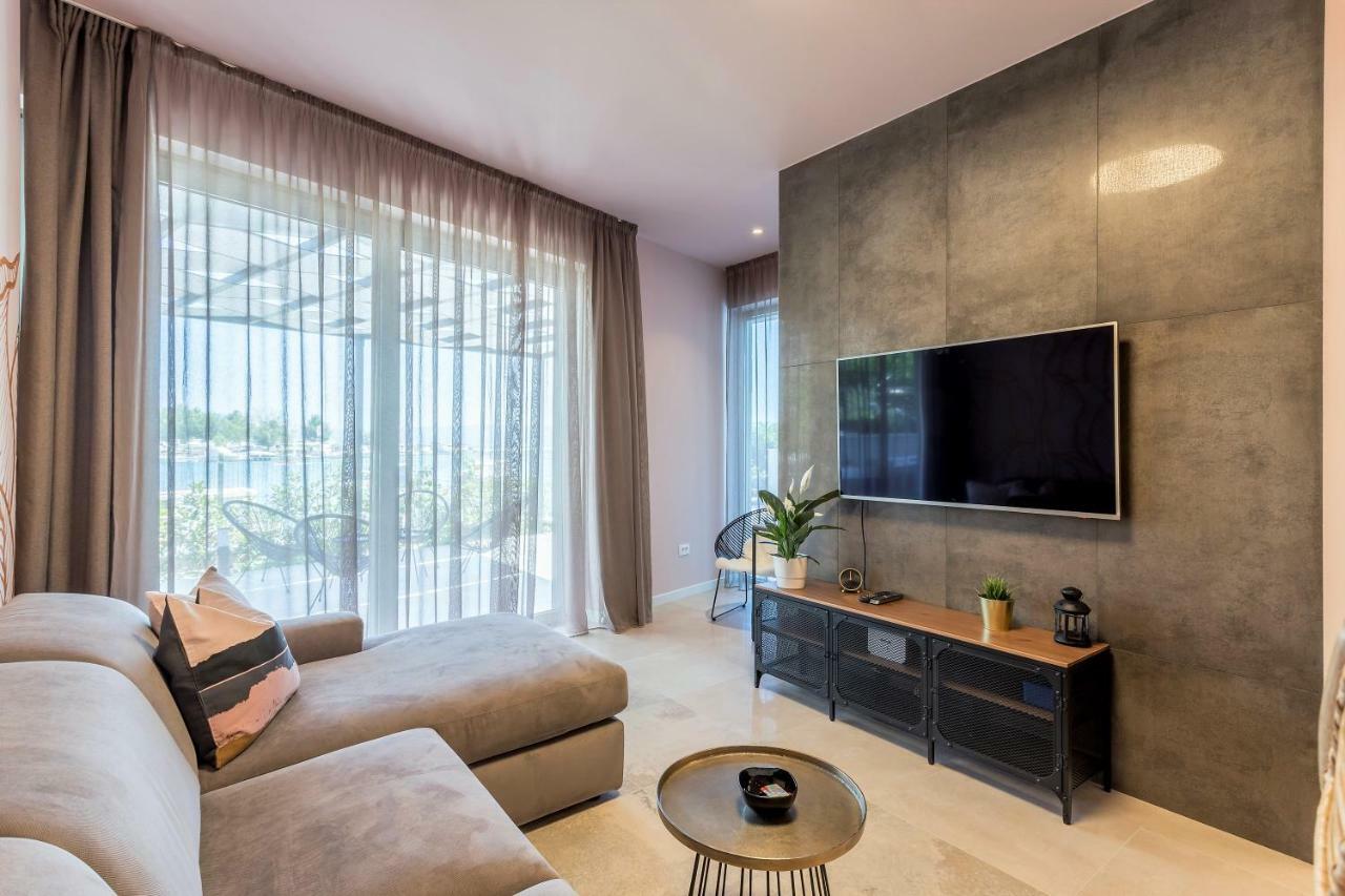 Luxury Apartment With Hot Tub 오미스 외부 사진