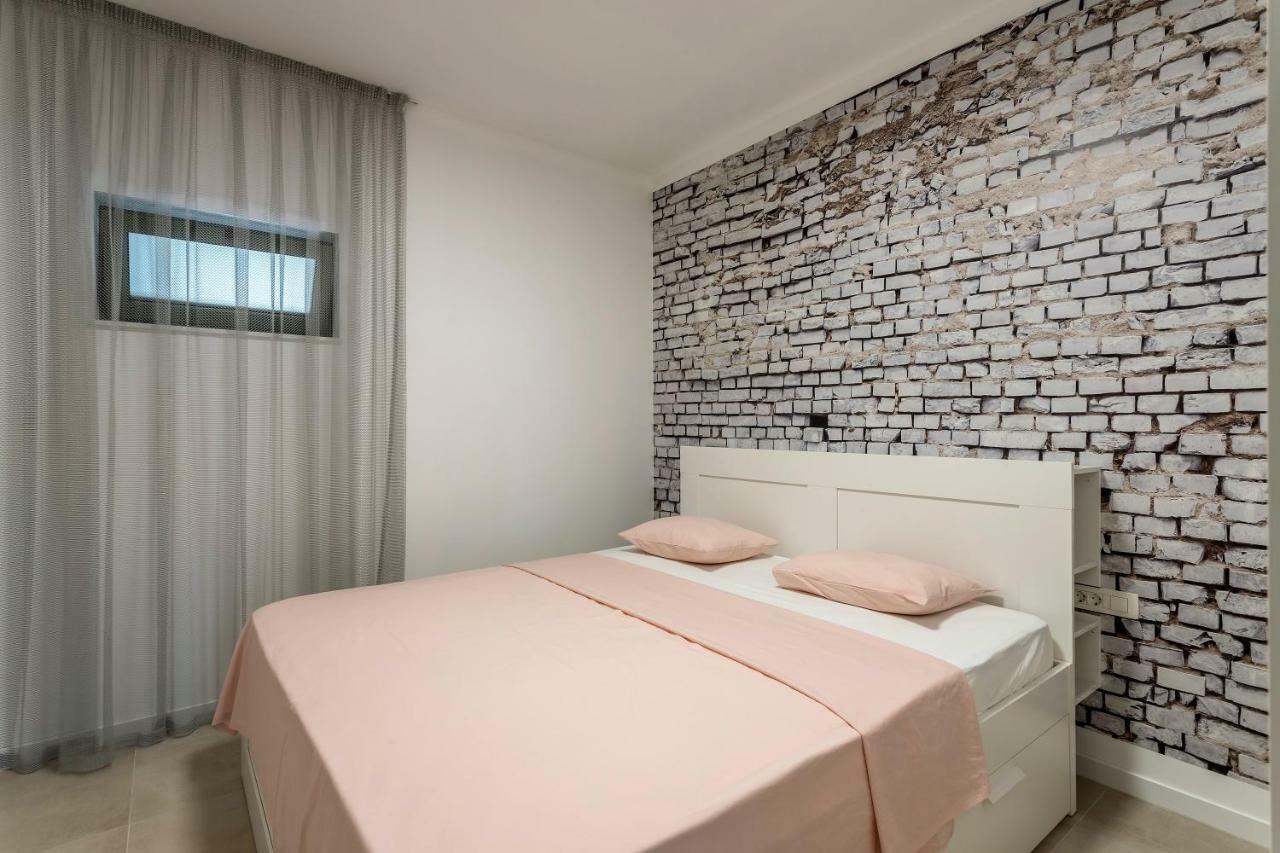 Luxury Apartment With Hot Tub 오미스 외부 사진