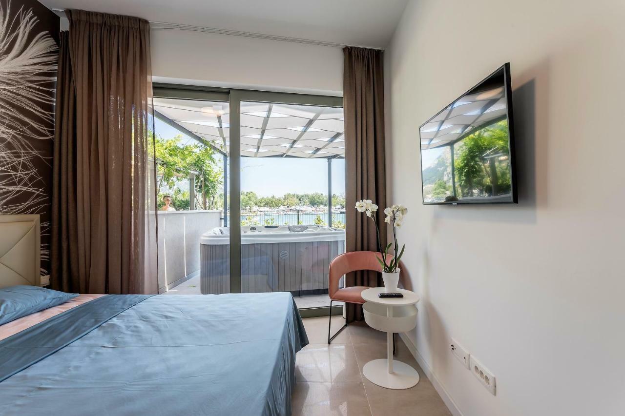 Luxury Apartment With Hot Tub 오미스 외부 사진