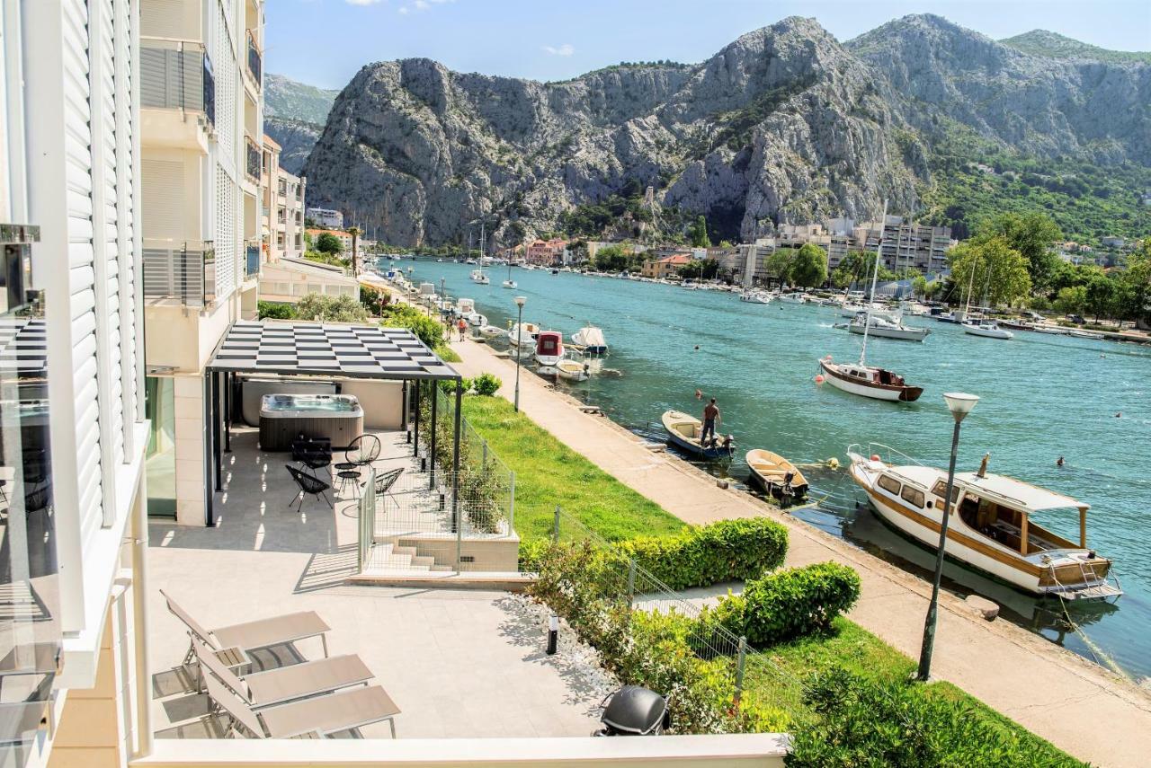 Luxury Apartment With Hot Tub 오미스 외부 사진